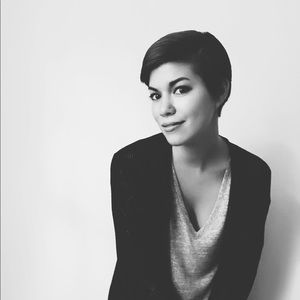 Meet your Posher, Flo